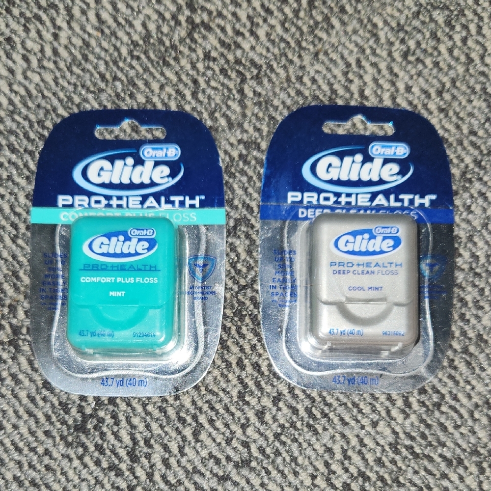 Glide Pro-Health Dental Floss Mint - Green and Silver